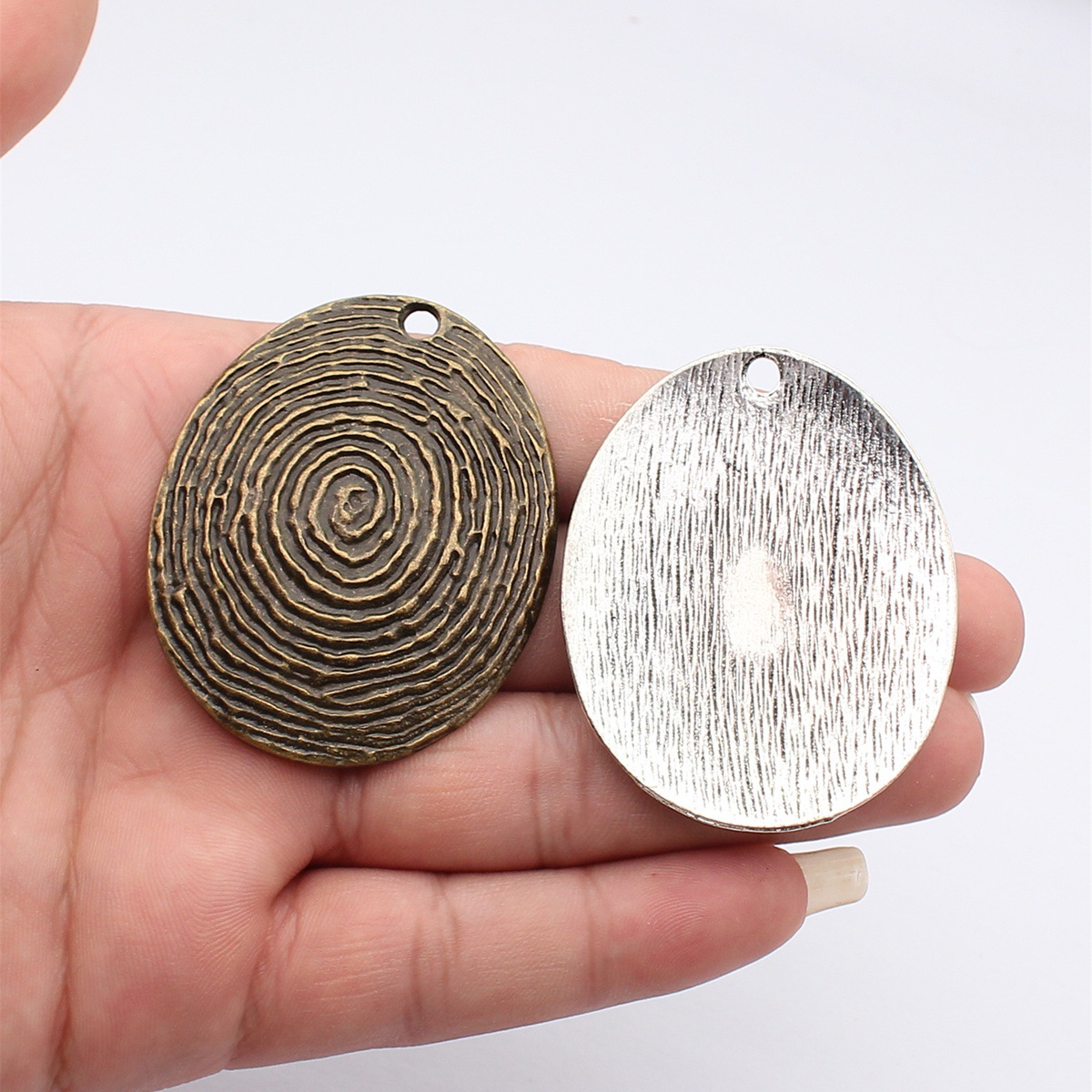 WYSIWYG 1pcs 59x47mm 2 Colors  - đánh giá và giá Vintage Fashion Stores